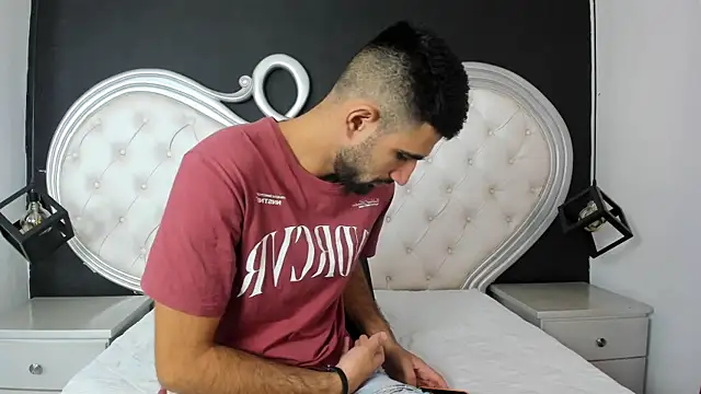 Snapshot of Ethan__Walker chatting on 02/25/25, 03:27 Ethan Walker online show from 02/25/25, 03:27