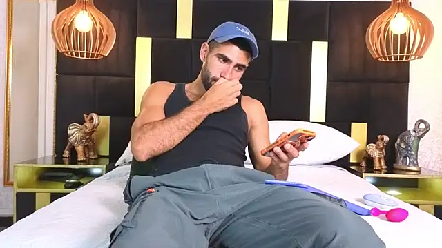 Snapshot of Ethan__Walker chatting on 11/19/25, 08:42 Ethan Walker online show from 11/19/25, 08:42