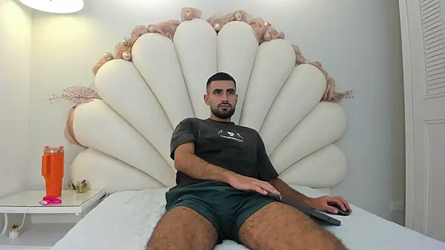 Snapshot of Ethan__Walker chatting on 12/14/25, 12:10 Ethan Walker online show from 12/14/25, 12:10