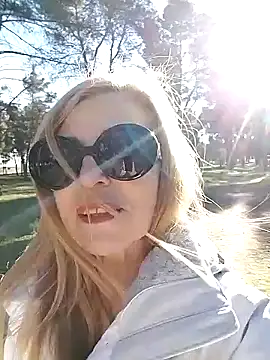 Snapshot of wiana chatting on 01/16/25, 03:02 wiana online show from 01/16/25, 03:02