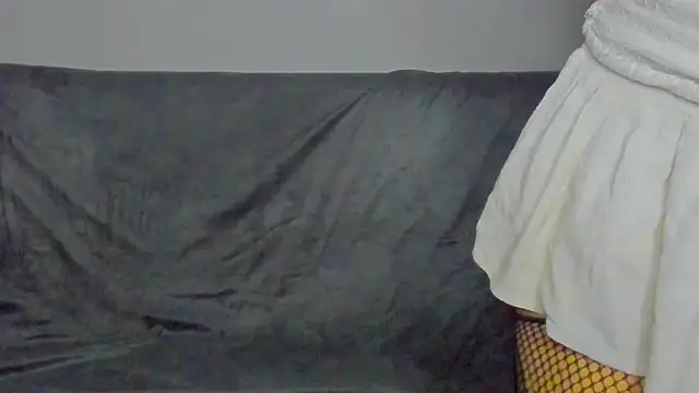 Snapshot of SuriFlirt chatting on 03/13/25, 02:16 SuriFlirt online show from 03/13/25, 02:16