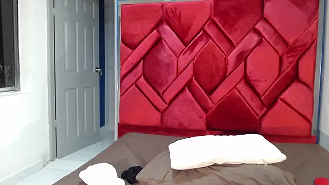 EvaMills1 online show from 02/16/25, 03:05