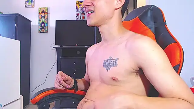 ADAM HOT online show from 03/10/26, 07:52