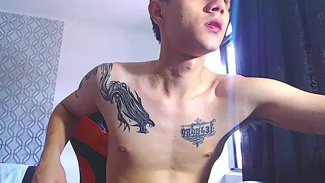 Snapshot of ADAM_HOT chatting on 05/20/26, 10:05 ADAM HOT online show from 05/20/26, 10:05