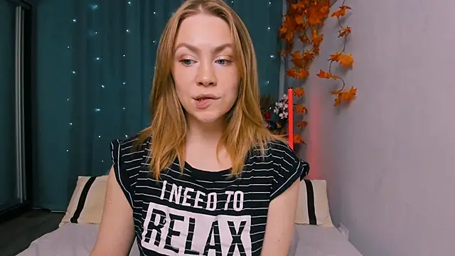 InsatiableFoxX online show from 10/17/25, 05:59