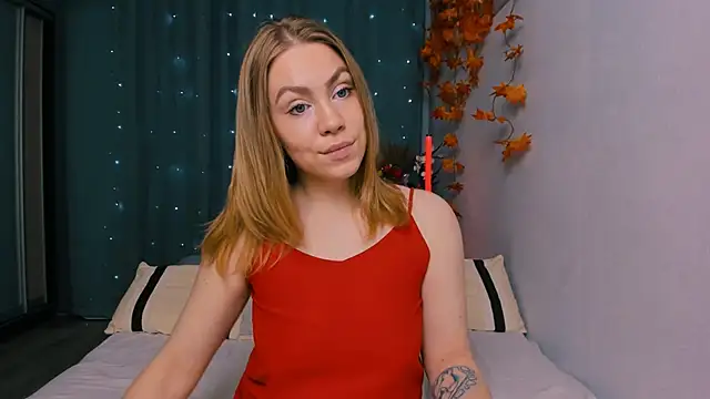 InsatiableFoxX online show from 10/30/25, 05:24