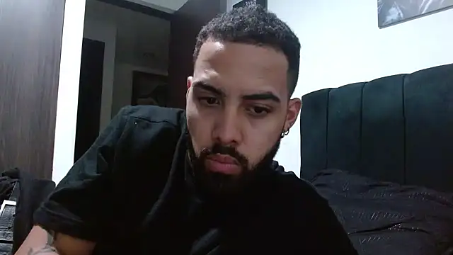 Hendry  online show from 12/04/24, 03:37