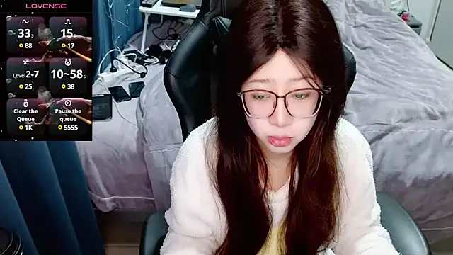 Snapshot of Angelababy001 chatting on 01/12/25, 03:03 Angelababy001 online show from 01/12/25, 03:03