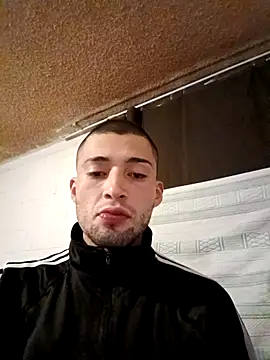 Suggarwhite18CM online show from 10/13/25, 05:07