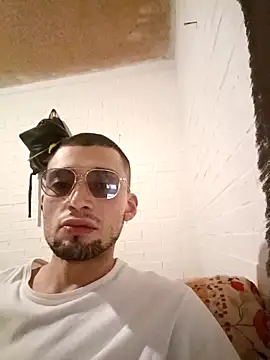 Suggarwhite18CM online show from 11/10/25, 07:51