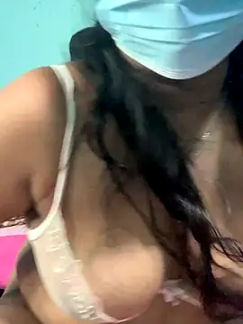 Snapshot of Shaky1998sl chatting on 10/09/25, 04:43 Shaky1998sl online show from 10/09/25, 04:43