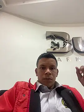 Onel9701 online show from 05/01/26, 08:24