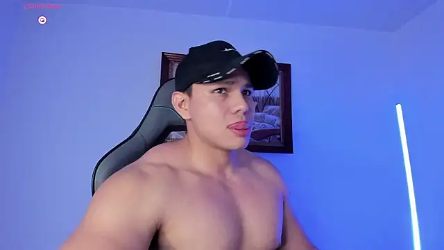 Snapshot of RoyConstance chatting on 02/04/26, 03:23 RoyConstance online show from 02/04/26, 03:23