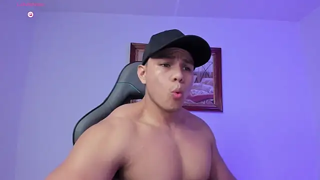 Snapshot of RoyConstance chatting on 02/17/26, 02:08 RoyConstance online show from 02/17/26, 02:08