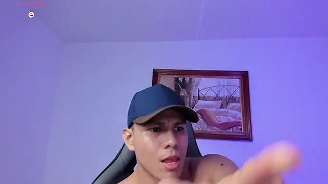 Snapshot of RoyConstance chatting on 02/18/26, 03:35 RoyConstance online show from 02/18/26, 03:35