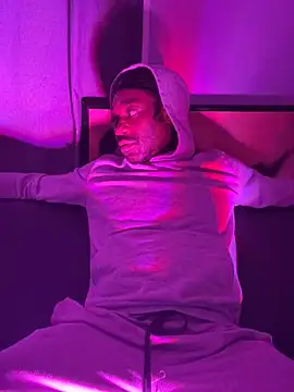 Snapshot of shomeagudtyme chatting on 12/28/24, 12:47 shomeagudtyme online show from 12/28/24, 12:47