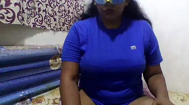 Snapshot of selharsha chatting on 03/10/25, 04:03 selharsha online show from 03/10/25, 04:03