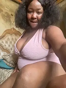 Snapshot of Missmoox24 chatting on 03/03/25, 12:58 Missmoox24 online show from 03/03/25, 12:58