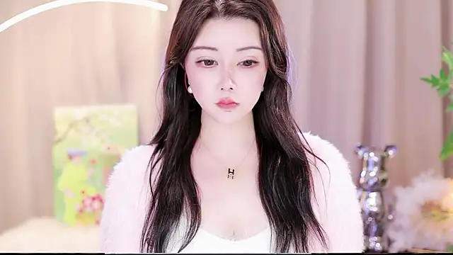 Qiaoqiao  online show from 01/13/25, 03:36