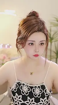 Snapshot of Qiaoqiao_ chatting on 03/02/26, 12:45 Qiaoqiao online show from 03/02/26, 12:45