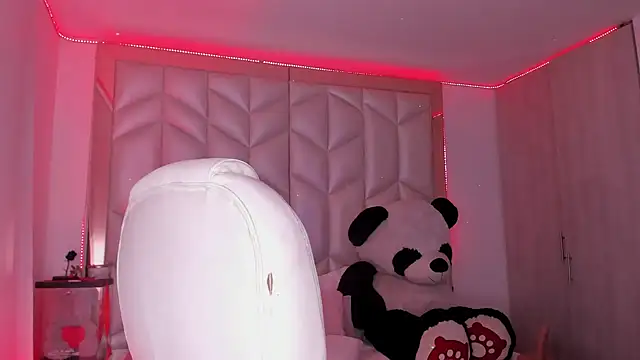 AlhanaRose online show from 11/27/25, 12:13