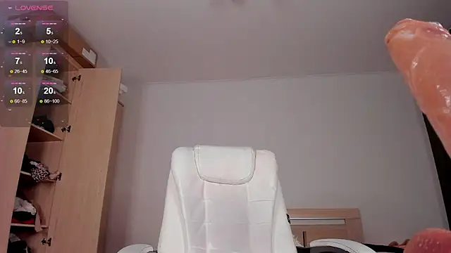 mirida fox online show from 03/01/25, 12:28