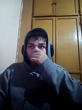 LoganFinds online show from 11/04/25, 02:43