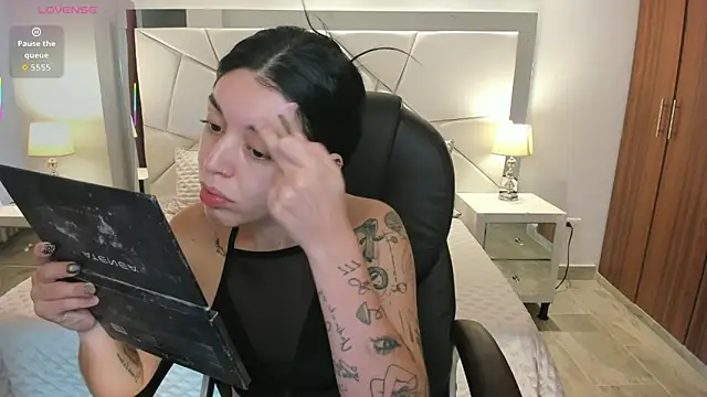 zoee jackson online show from 06/10/26, 07:35