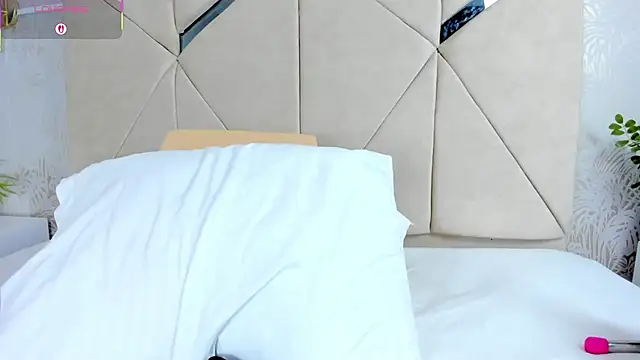 LilitRobins online show from 10/15/25, 09:37