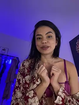 Snapshot of GrlAlice chatting on 12/13/24, 12:20 GrlAlice online show from 12/13/24, 12:20