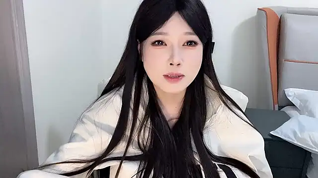 Snapshot of Q-ing chatting on 01/21/25, 08:54 Q-ing online show from 01/21/25, 08:54