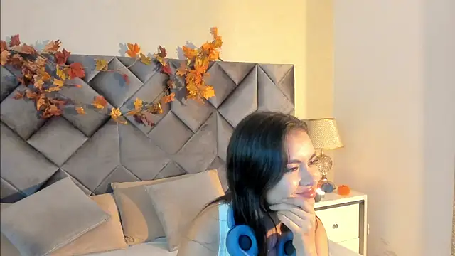 Luisa0110 online show from 10/16/25, 08:21