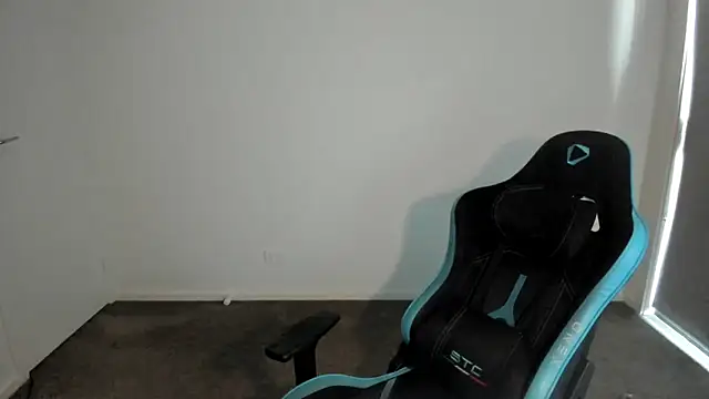  DownUnderFit  online show from 11/21/25, 11:03