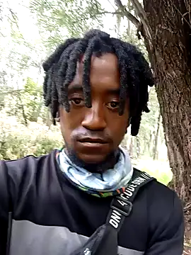 Snapshot of Hentaii001 chatting on 12/15/24, 11:23 Hentaii001 online show from 12/15/24, 11:23