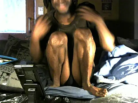 Snapshot of Hentaii001 chatting on 10/30/25, 04:58 Hentaii001 online show from 10/30/25, 04:58