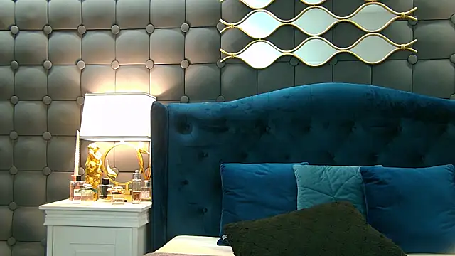 LeyaCass online show from 01/24/25, 10:43