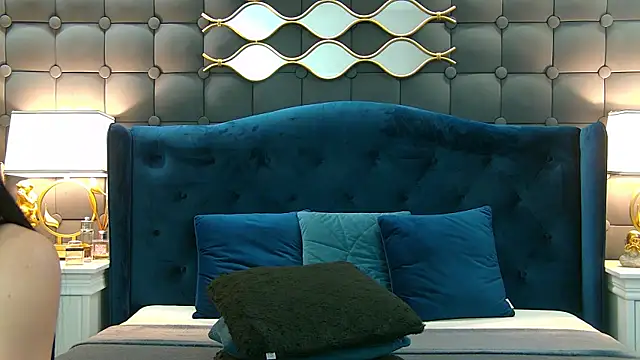 LeyaCass online show from 01/26/25, 07:32