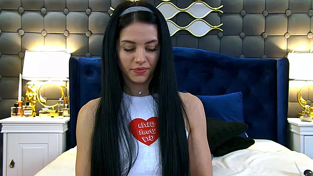 LeyaCass online show from 02/20/25, 12:04