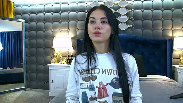 LeyaCass online show from 10/22/25, 04:24