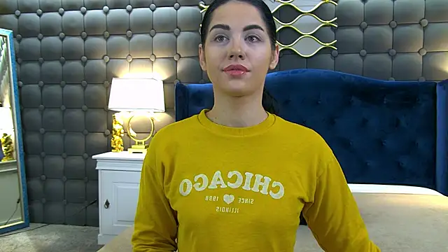 LeyaCass online show from 11/30/25, 03:43