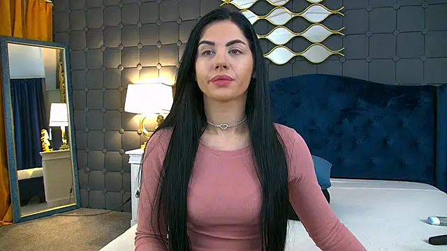 LeyaCass online show from 01/10/26, 04:25