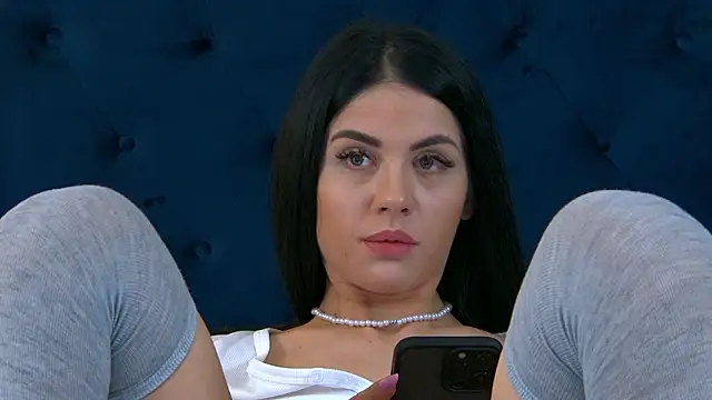 LeyaCass online show from 02/03/26, 06:40