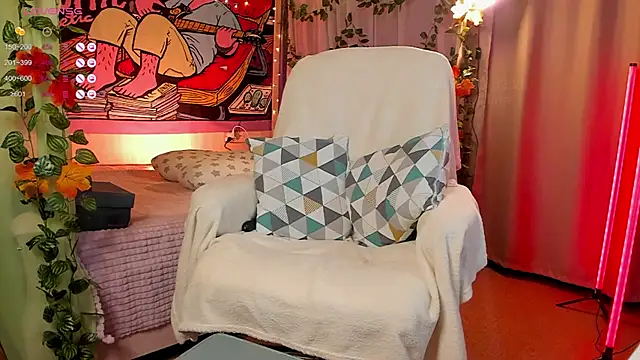 Snapshot of _Forest_Lina_ chatting on 02/08/25, 04:14 Forest Lina online show from 02/08/25, 04:14