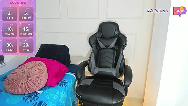 MEGANTARLY09 online show from 10/12/25, 04:06