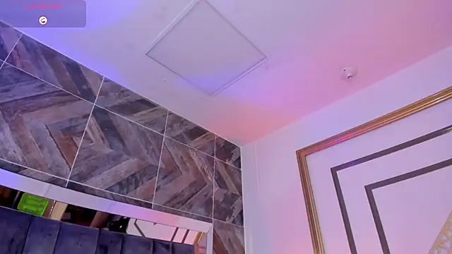 TaniaSmith1 online show from 11/11/25, 11:27