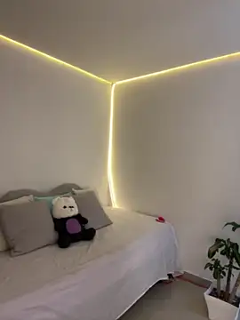 AmmyCollinsW online show from 04/02/26, 08:39