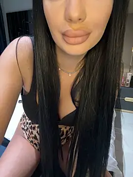 amirahylerr online show from 01/28/25, 08:47