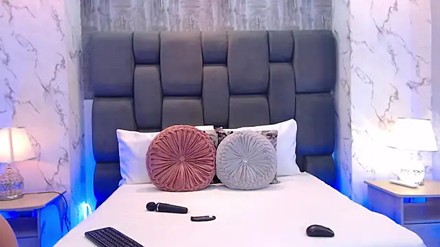 SophieWolkman online show from 11/28/25, 12:08