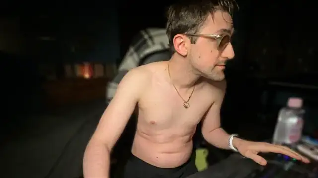 Stefisexy91 online show from 10/28/25, 10:01