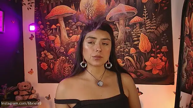 Snapshot of 6Briela9_ chatting on 02/20/26, 08:31 6Briela9 online show from 02/20/26, 08:31